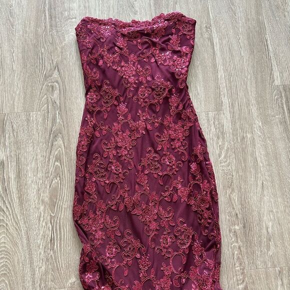 Nova Luxe Burgundy Lace Dress - Picture 8 of 12
